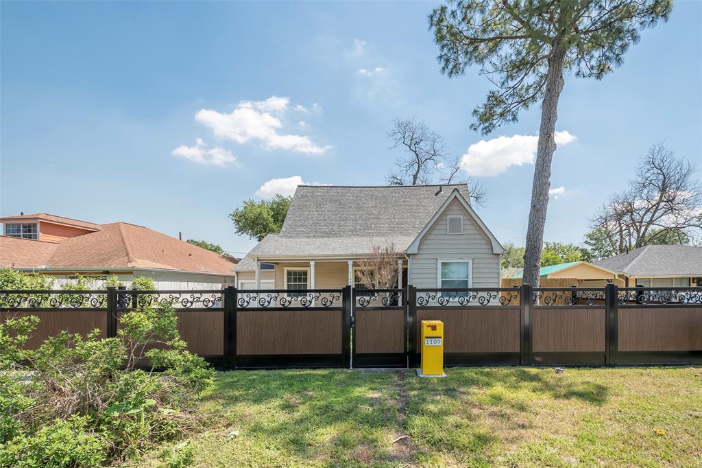 1109 Dismuke Street, Houston, Texas image 1