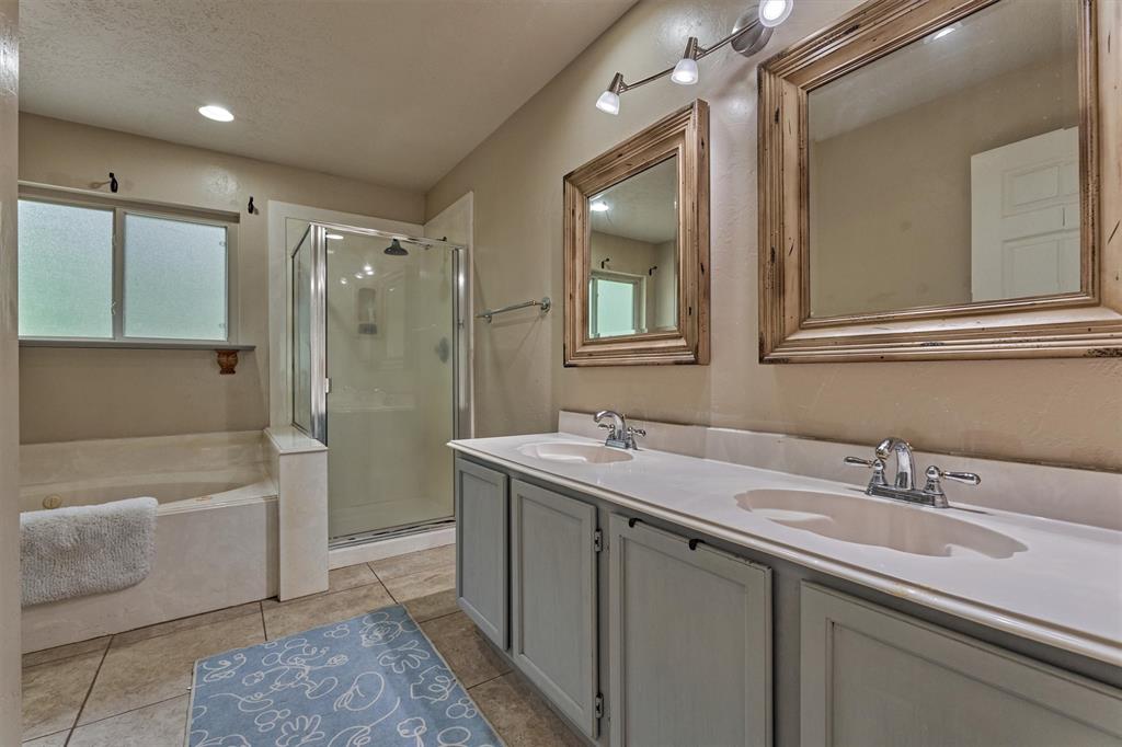 129 N Rainbow Ridge Circle, The Woodlands, Texas image 34