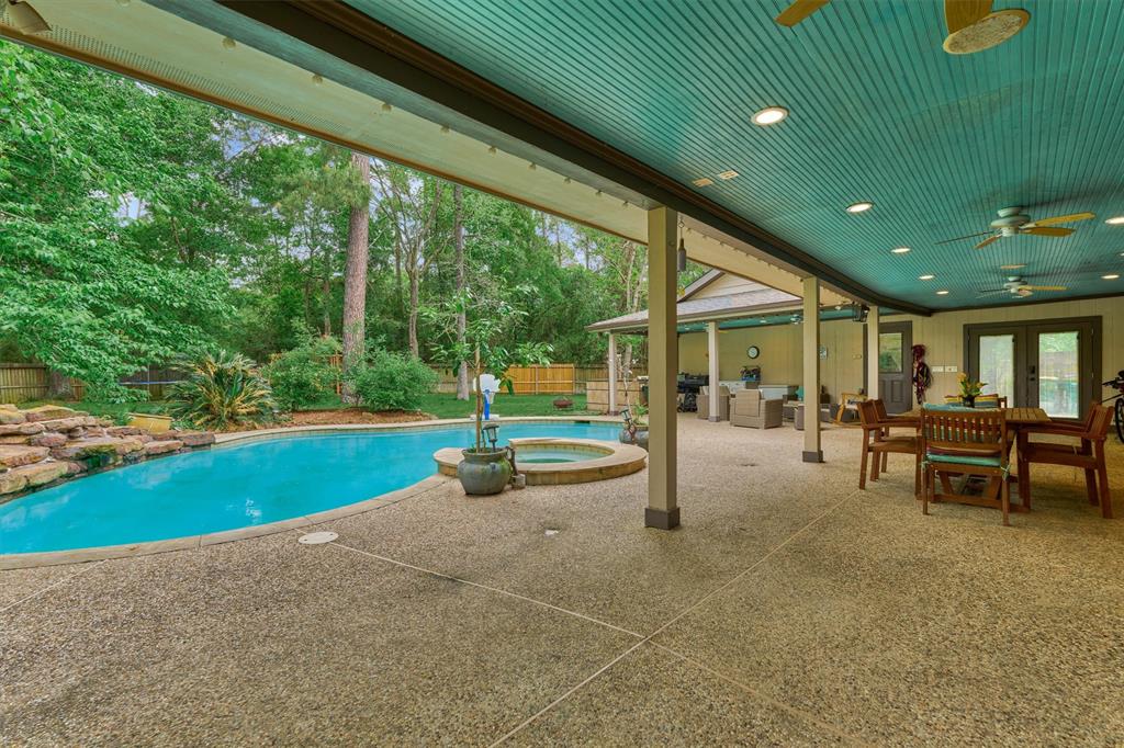 129 N Rainbow Ridge Circle, The Woodlands, Texas image 41