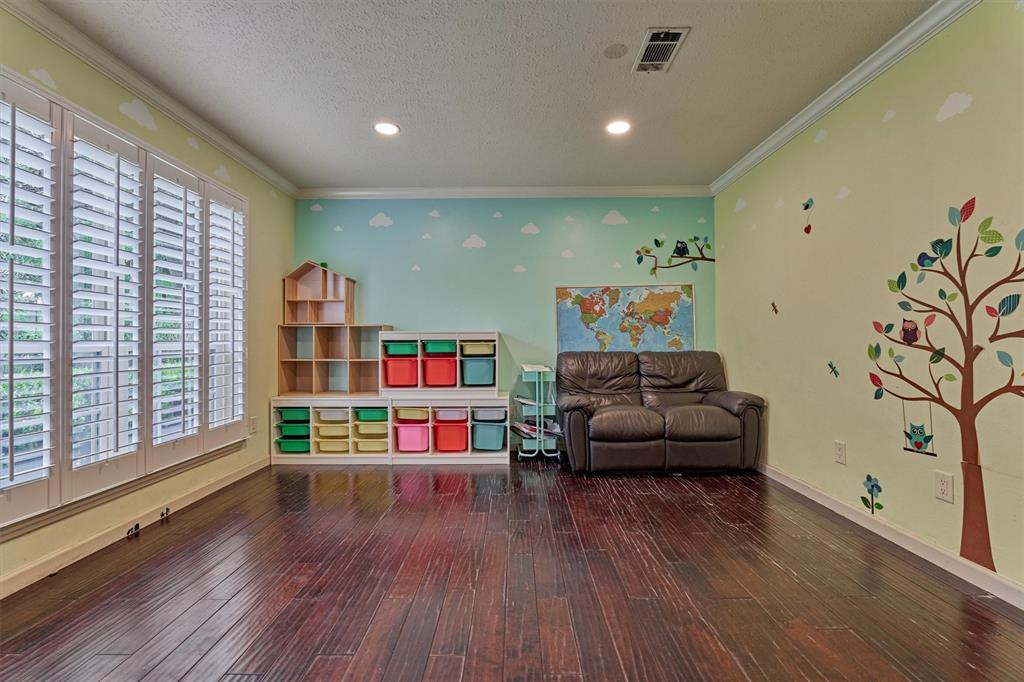 129 N Rainbow Ridge Circle, The Woodlands, Texas image 9