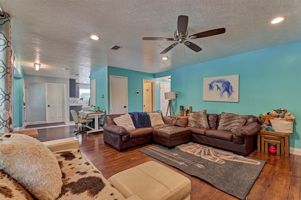 129 N Rainbow Ridge Circle, The Woodlands, Texas image 20