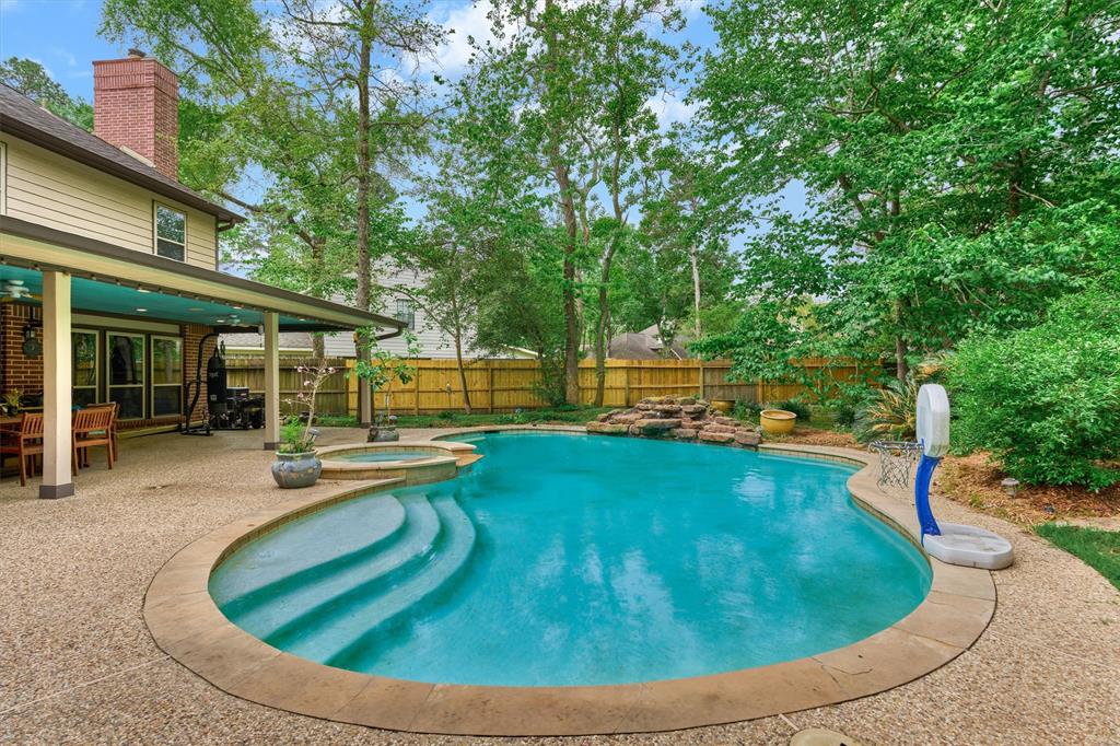 129 N Rainbow Ridge Circle, The Woodlands, Texas image 36