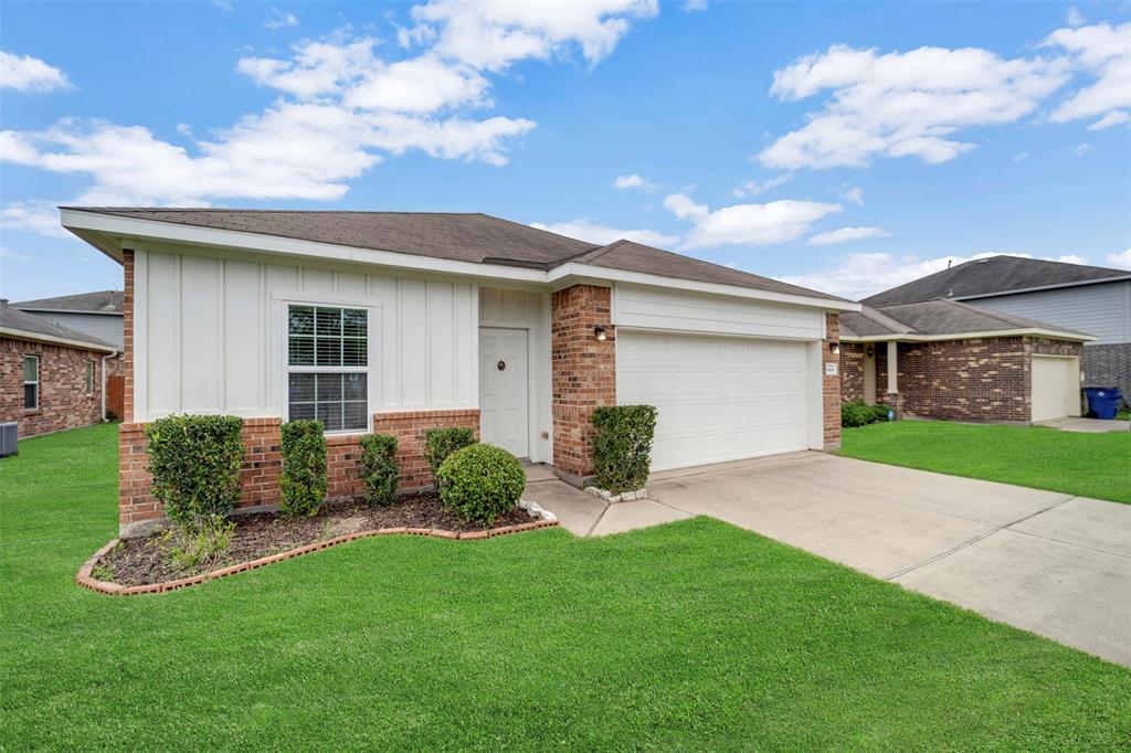 7908 Beryl Court, Texas City, Texas image 1