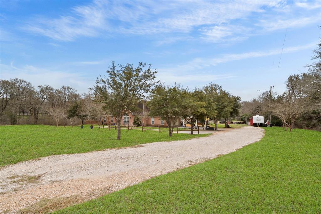 3555 Amber Circle, Chappell Hill, Texas image 2