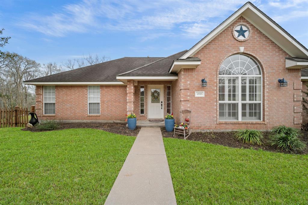 3555 Amber Circle, Chappell Hill, Texas image 1