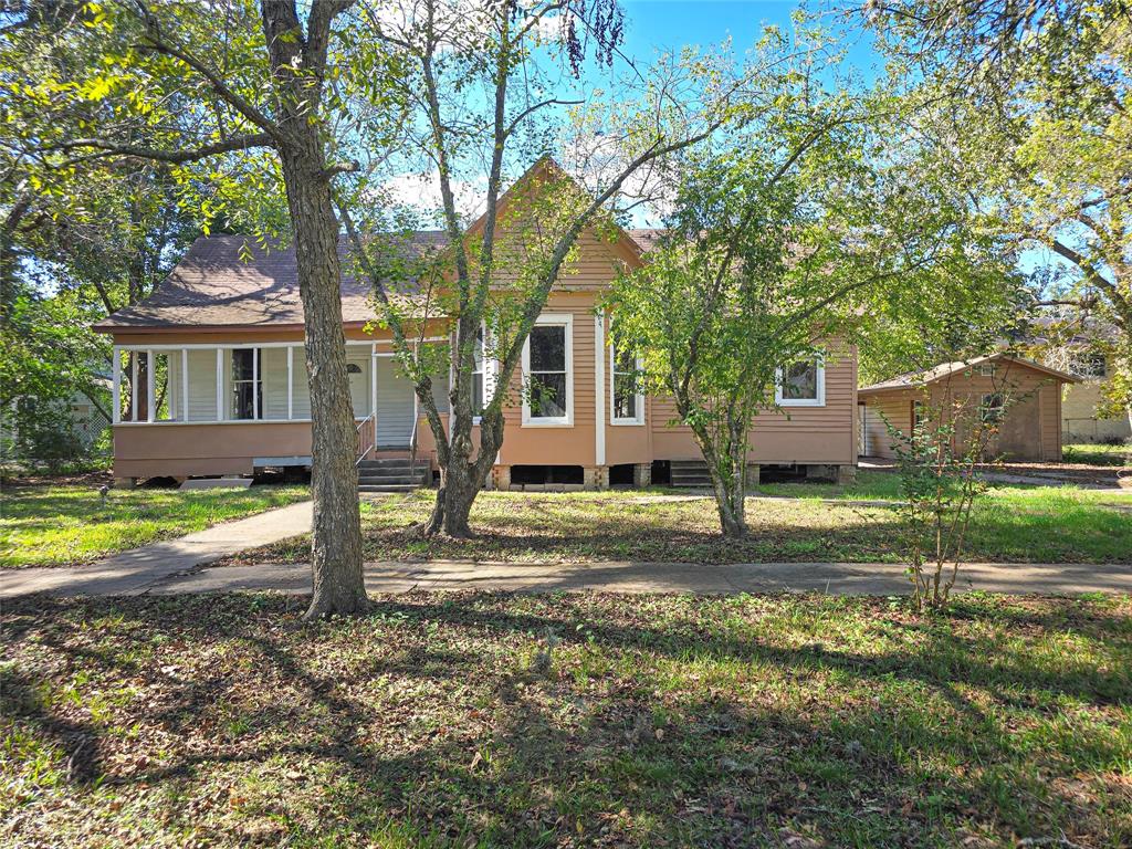 2816 Avenue G, Bay City, Texas image 1