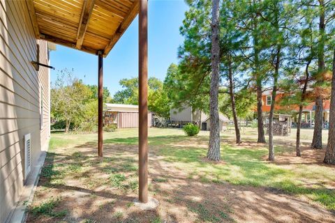 A home in Anahuac