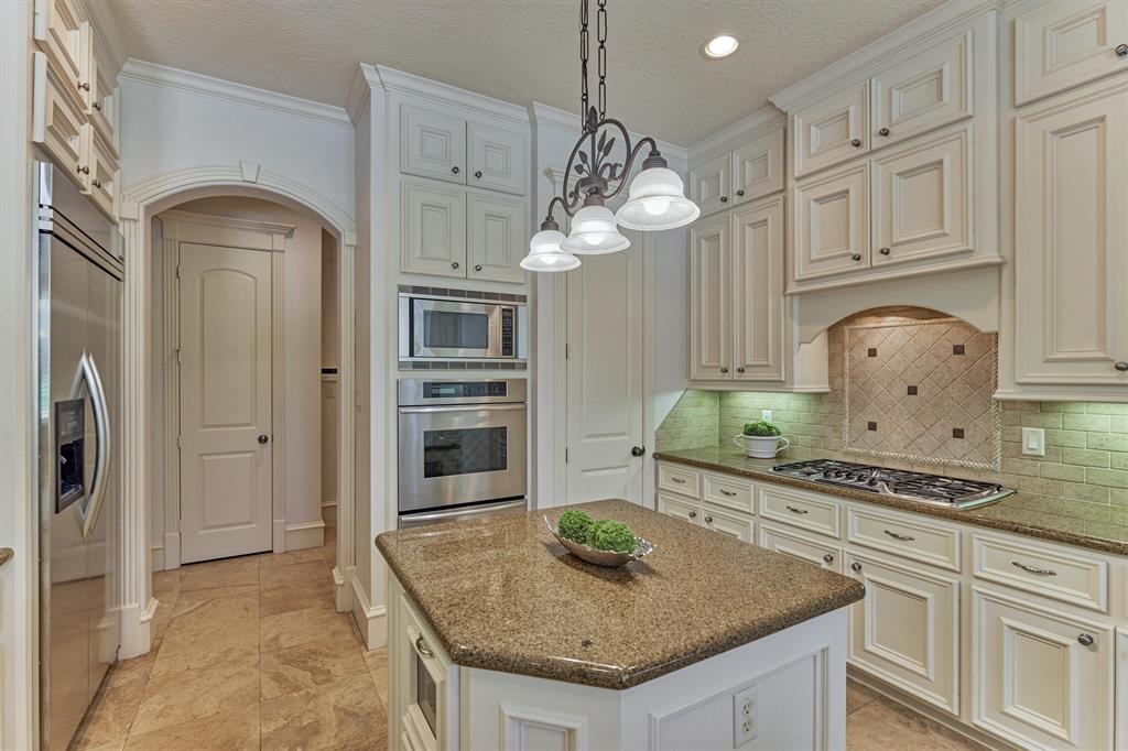 2 S Garnet Bend, The Woodlands, Texas image 16