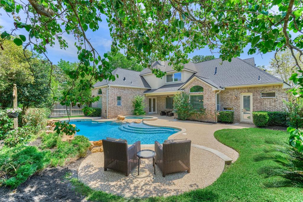 2 S Garnet Bend, The Woodlands, Texas image 2