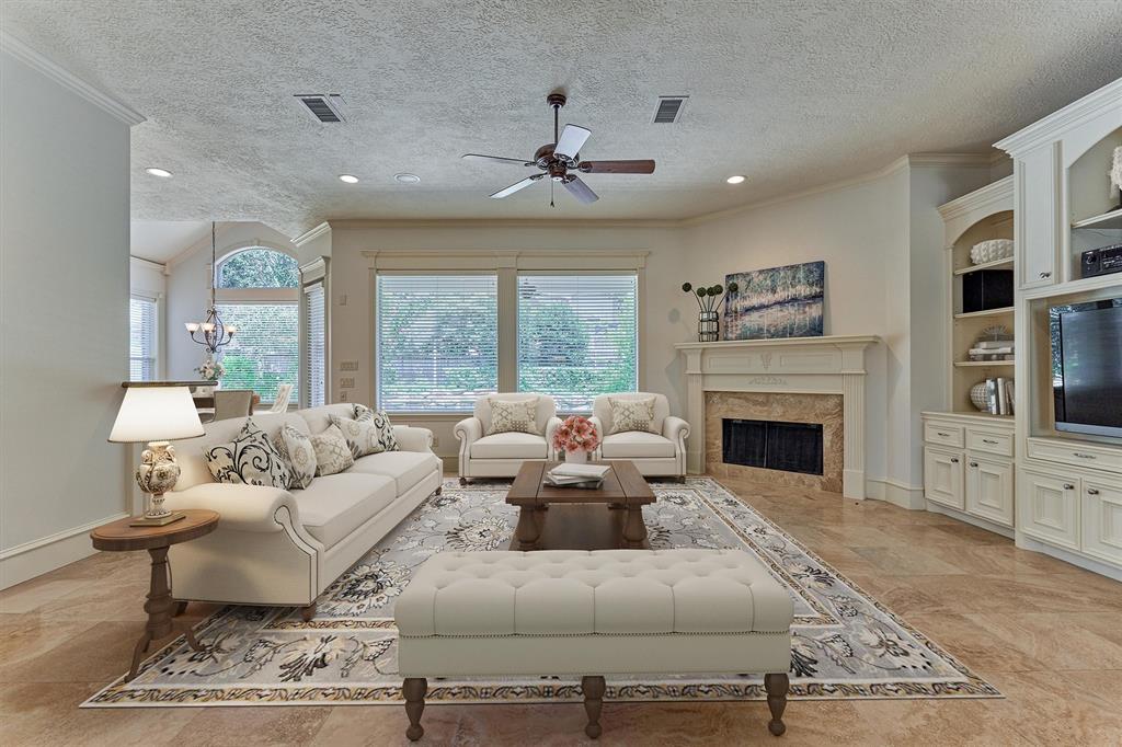 2 S Garnet Bend, The Woodlands, Texas image 19