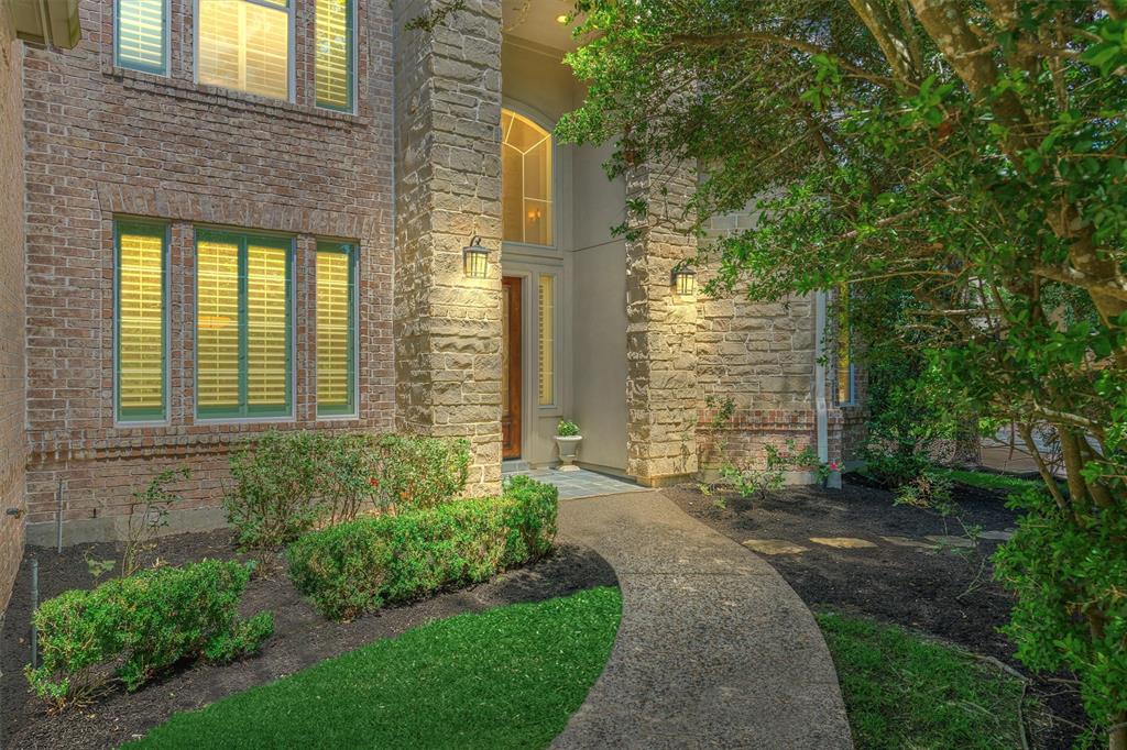 2 S Garnet Bend, The Woodlands, Texas image 5
