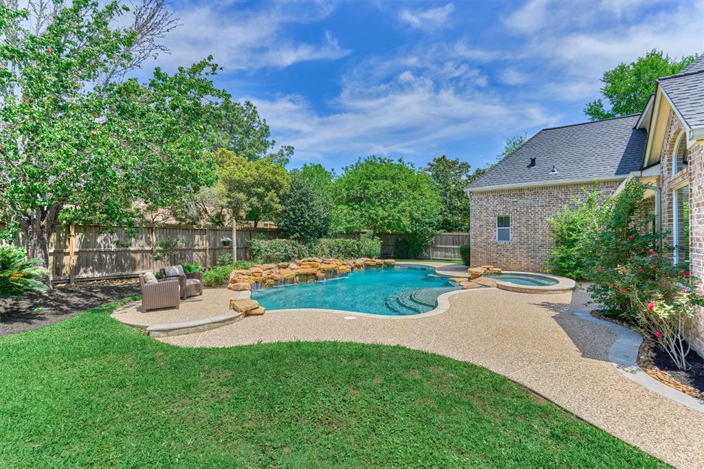 2 S Garnet Bend, The Woodlands, Texas image 40
