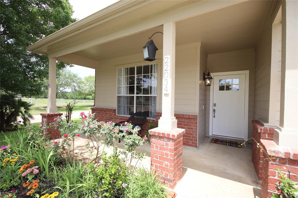 22034 Holly Branch Drive, Tomball, Texas image 1
