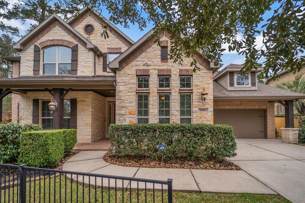 2042 Hidden Paradise Drive, Conroe, Texas image 1