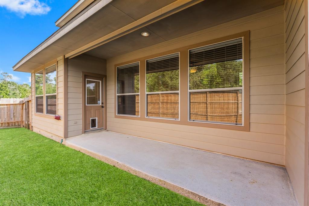 54 E Burberry Circle, The Woodlands, Texas image 23