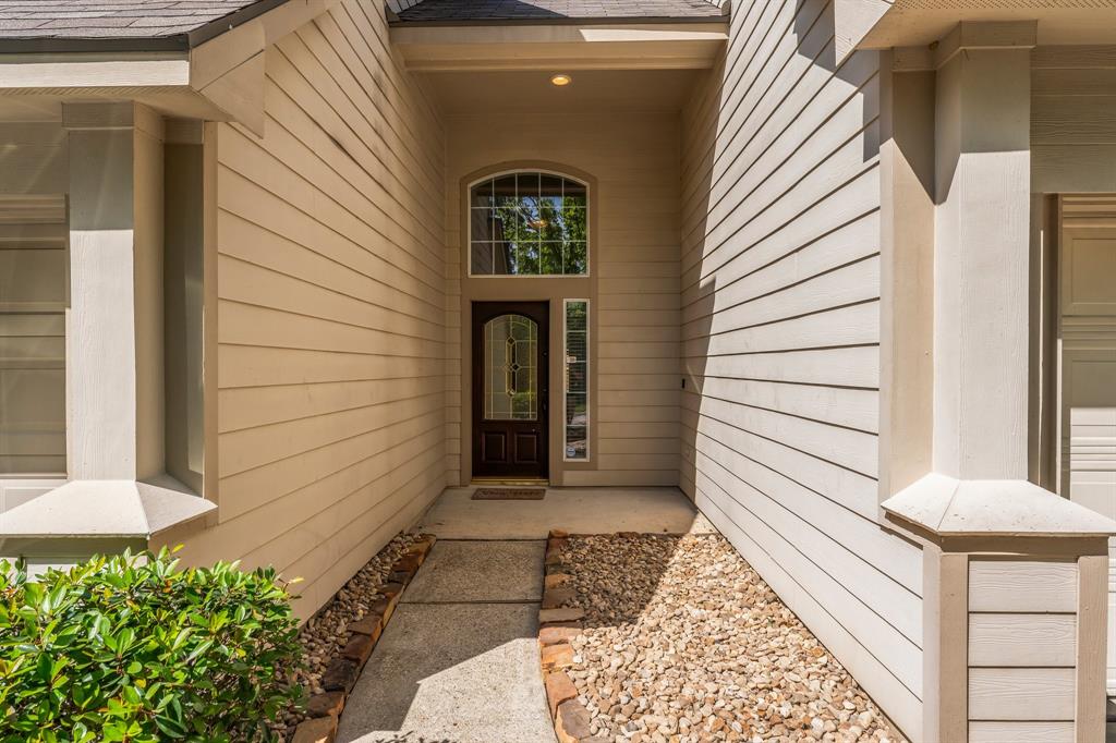 54 E Burberry Circle, The Woodlands, Texas image 2