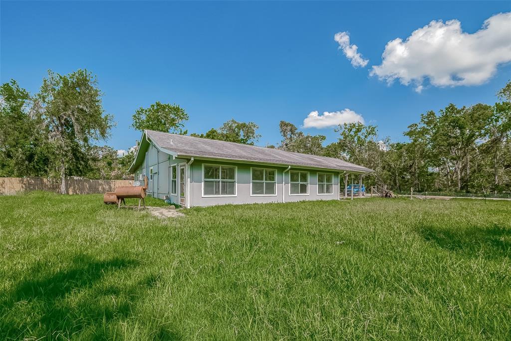 2923 County Road 510z, Brazoria, Texas image 2