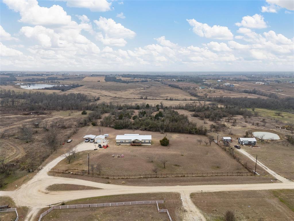 105 County Road 4025, Lott, Texas image 37