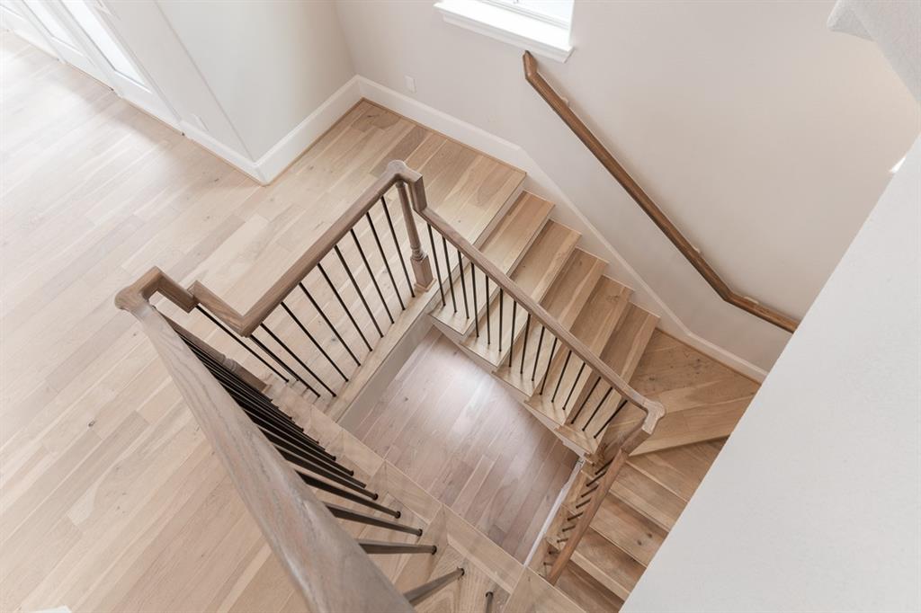 819 Bringhurst