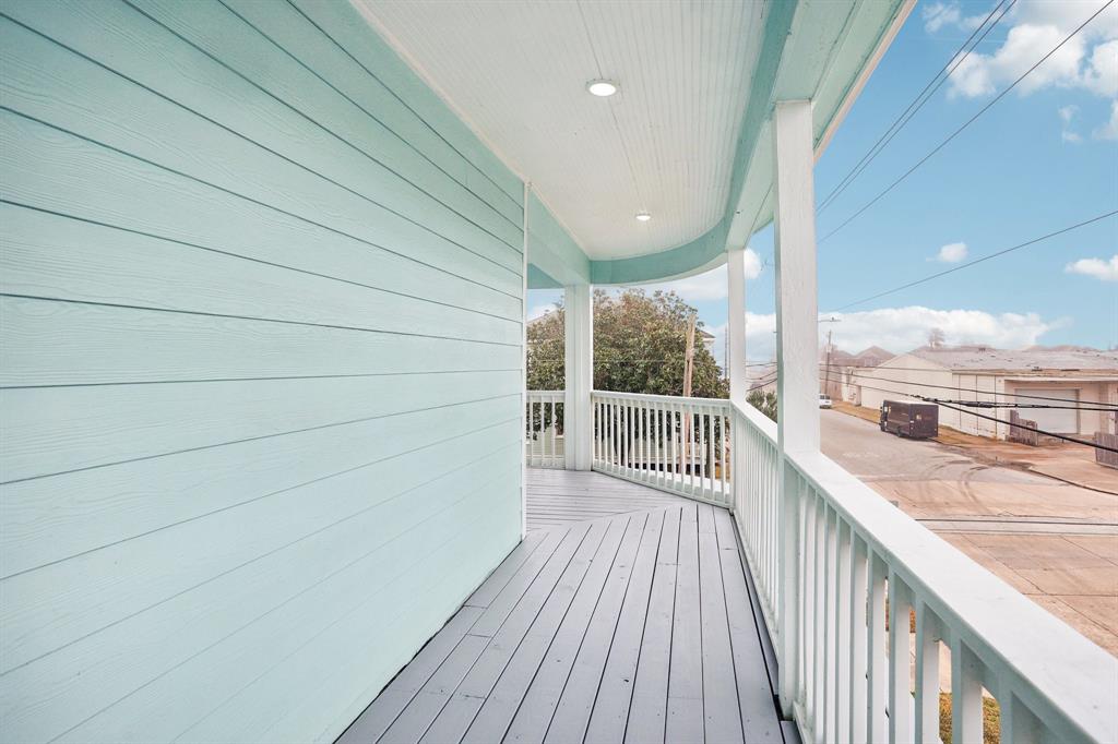 2328 Bernardo de Galvez Avenue