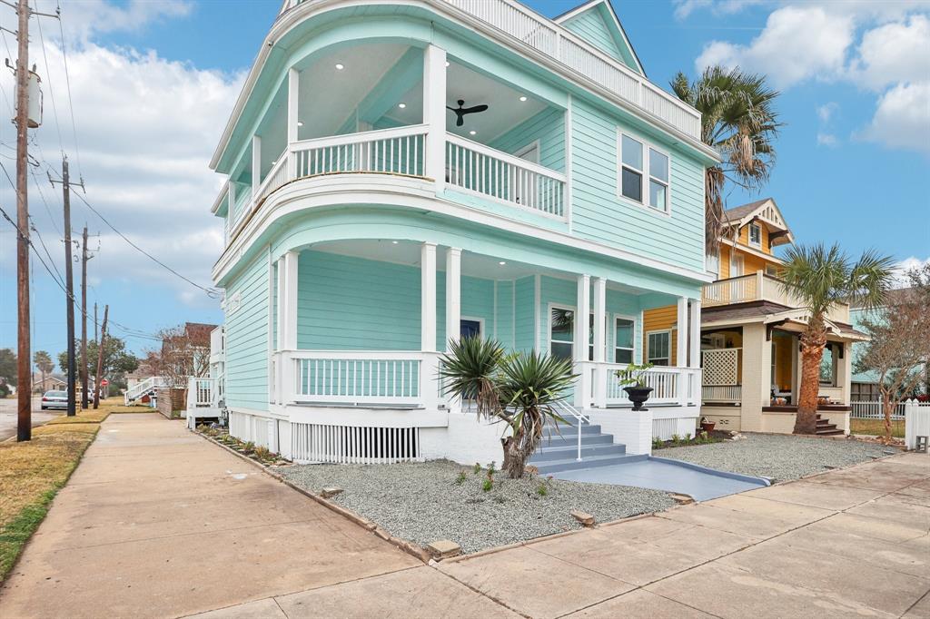 2328 Bernardo de Galvez Avenue