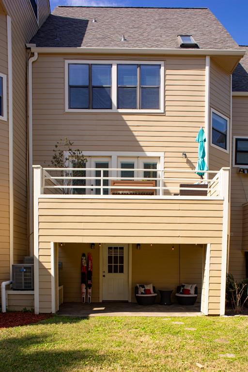 907 Davis Road