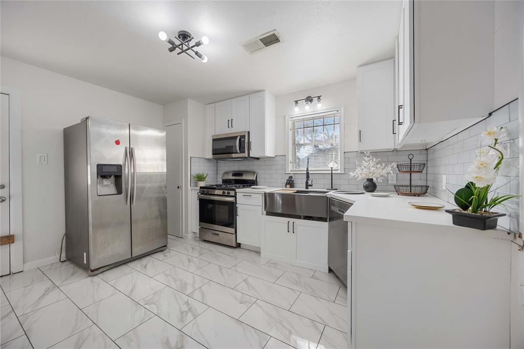 5030 Clover Street, Houston, Texas image 13