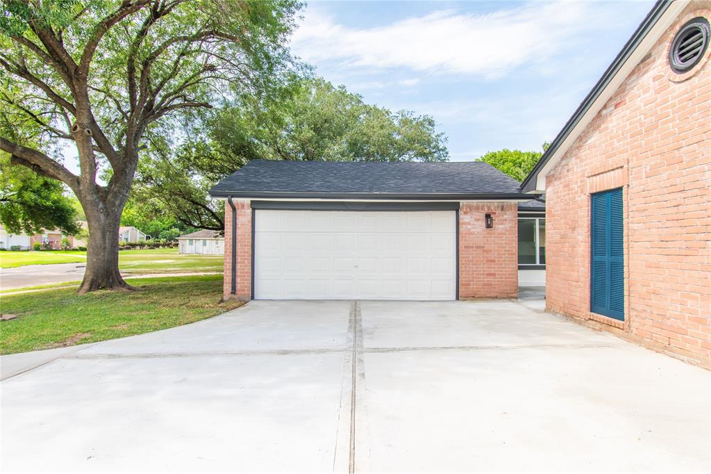 2402 N Ferrisburg Court
