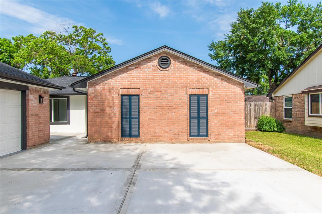2402 N Ferrisburg Court