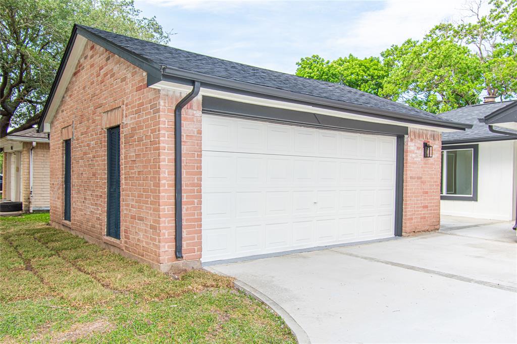 2402 N Ferrisburg Court