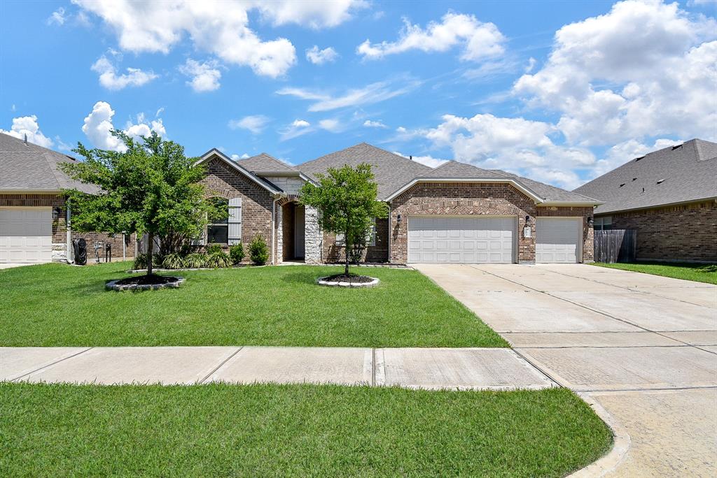 32010 Casa Linda Drive, Hockley, Texas image 1