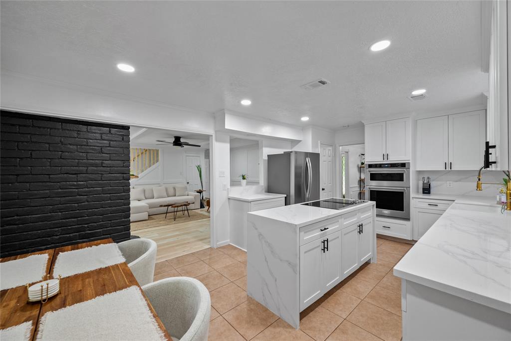 8519 Rebawood Drive, Humble, Texas image 22