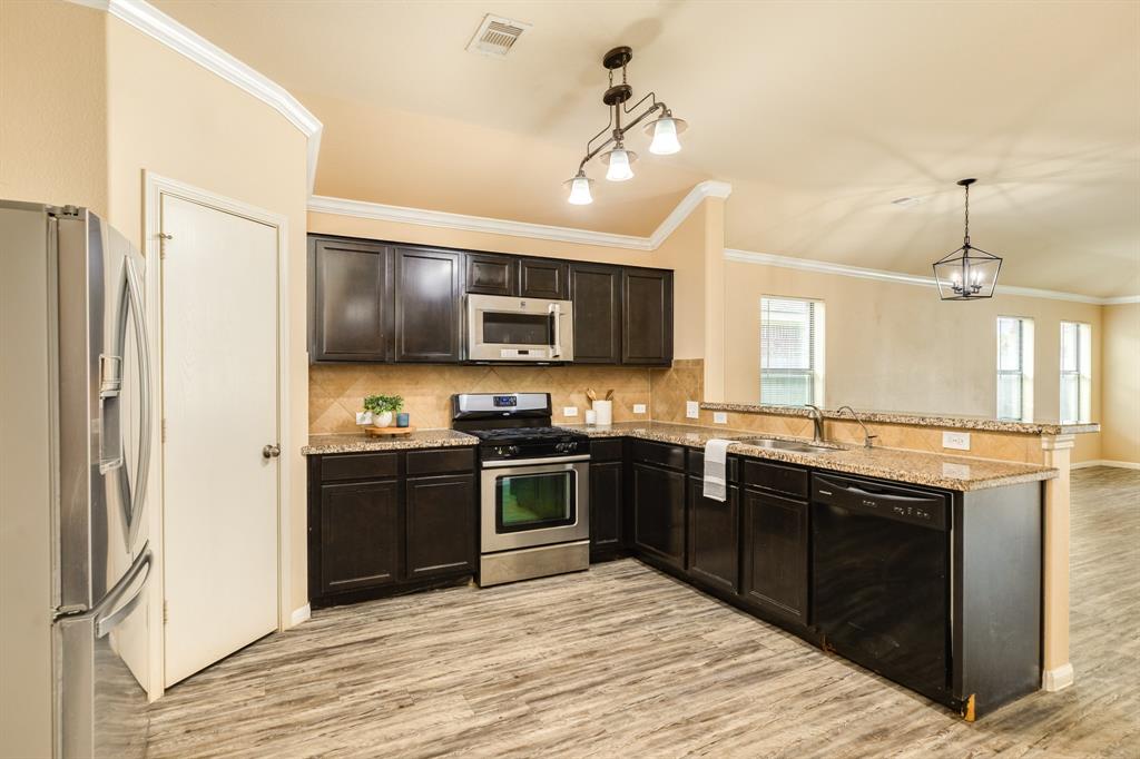 5206 La Rocco Way, Alvin, Texas image 6
