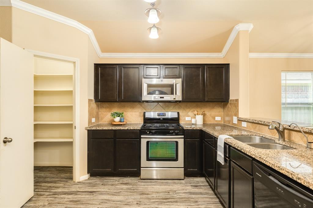 5206 La Rocco Way, Alvin, Texas image 7