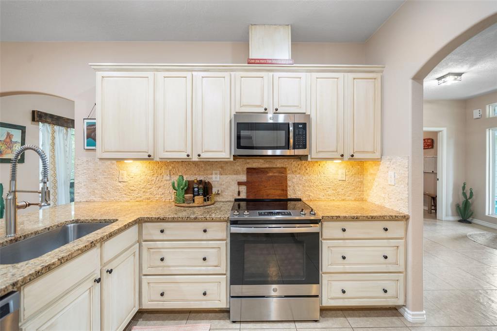 25680 Wisteria Lane, Hockley, Texas image 17