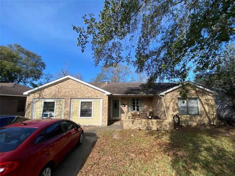 A home in Alvin