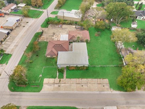 Single Family Residence in Houston TX 9103 Shoal Creek Drive.jpg