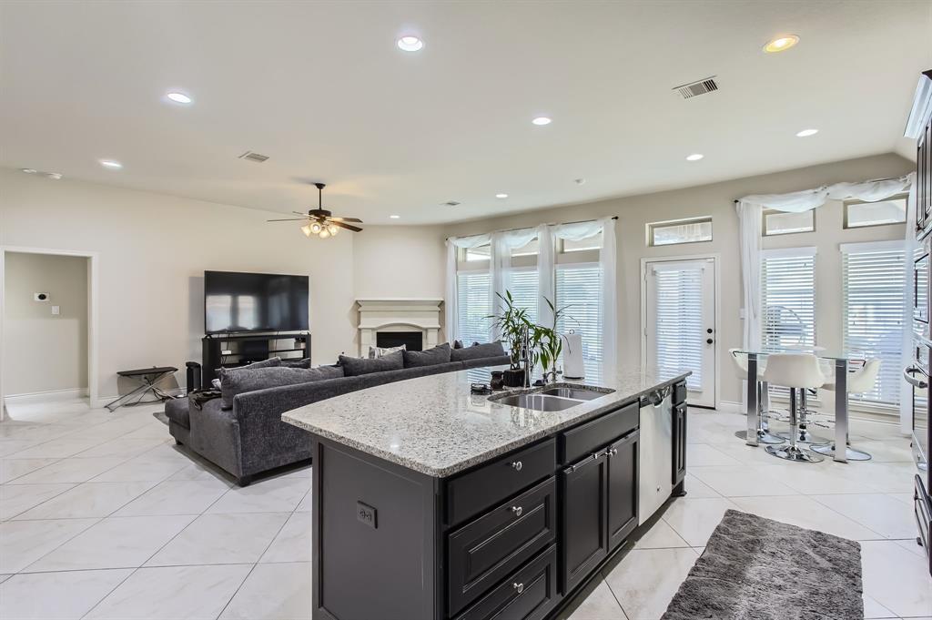 9235 Lakeshores Lagoon Lane, Cypress, Texas image 10