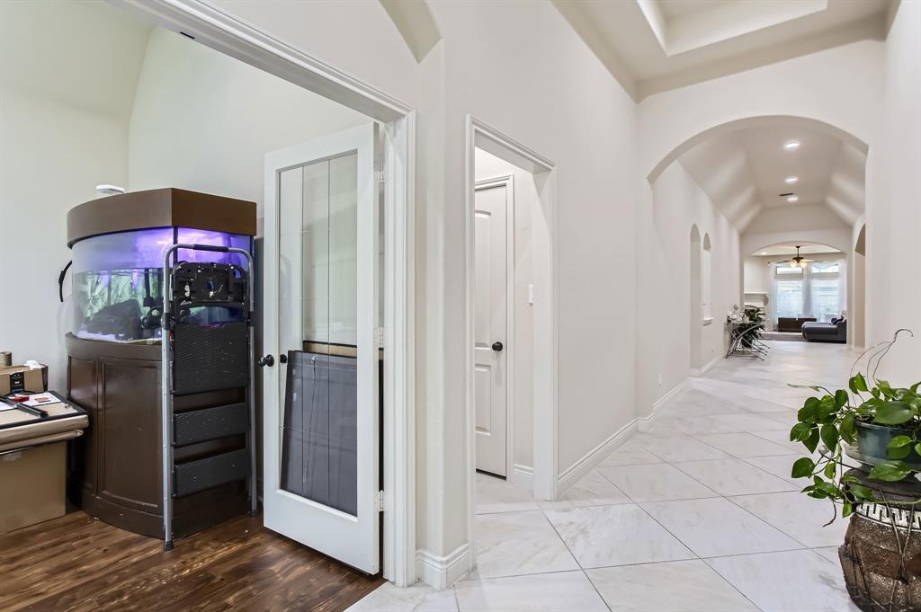 9235 Lakeshores Lagoon Lane, Cypress, Texas image 3