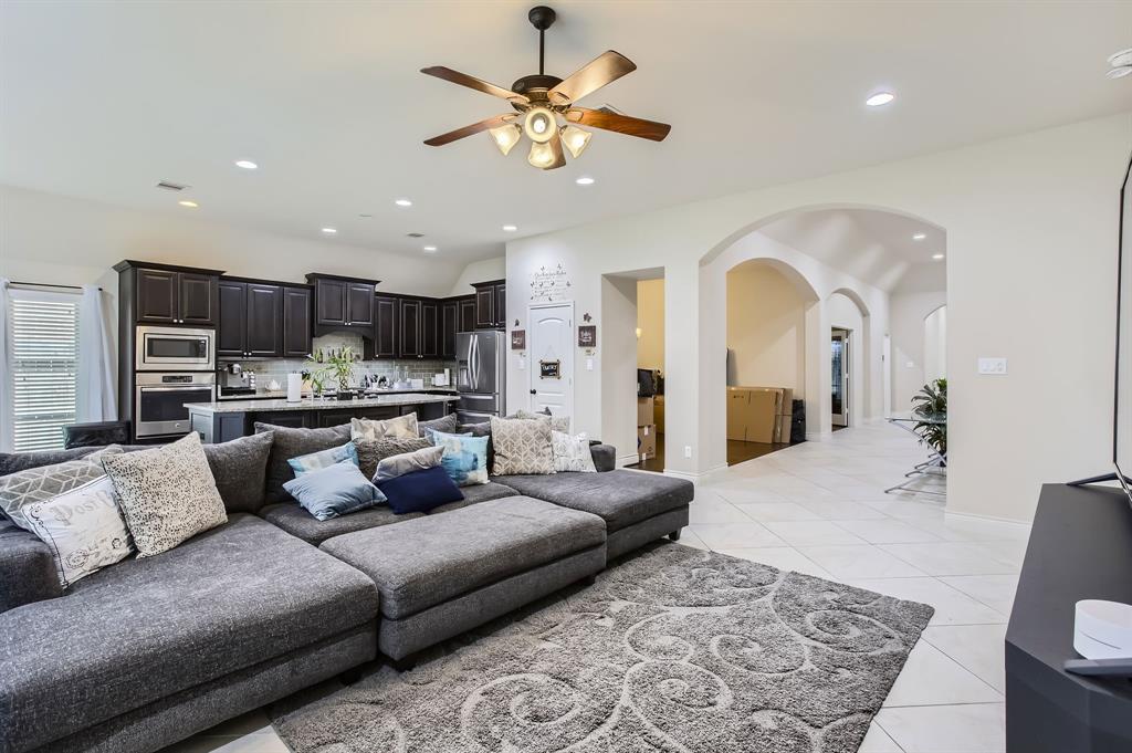 9235 Lakeshores Lagoon Lane, Cypress, Texas image 6