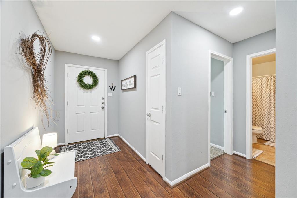 12037 La Salle Crossing