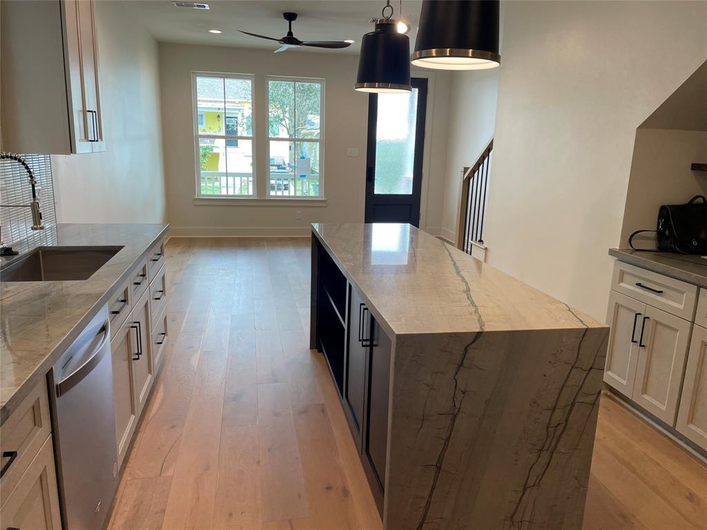 709 Ball, Galveston, Texas image 4