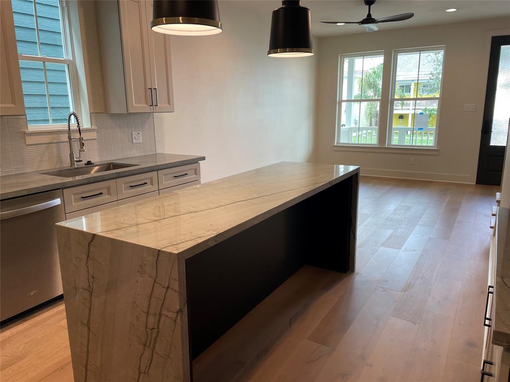 709 Ball, Galveston, Texas image 5