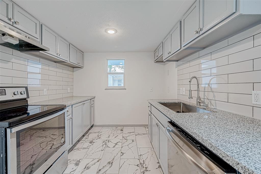 215 Wheaton Street, Richmond, Texas image 18