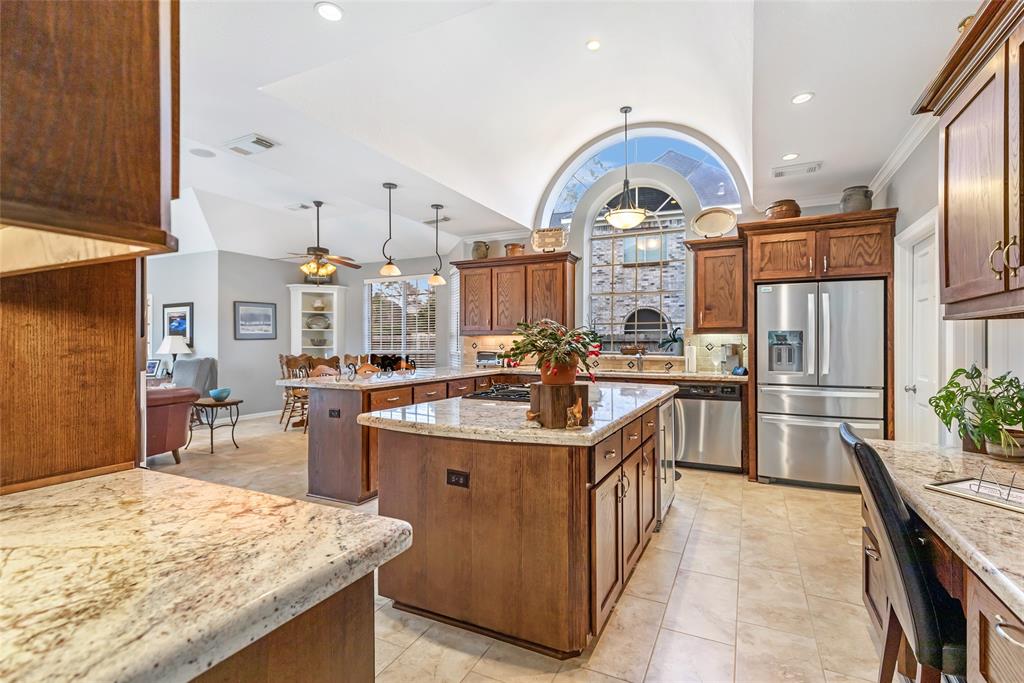 5918 Hidden Lakes Drive, Kingwood, Texas image 15
