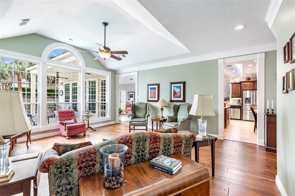 5918 Hidden Lakes Drive, Kingwood, Texas image 9