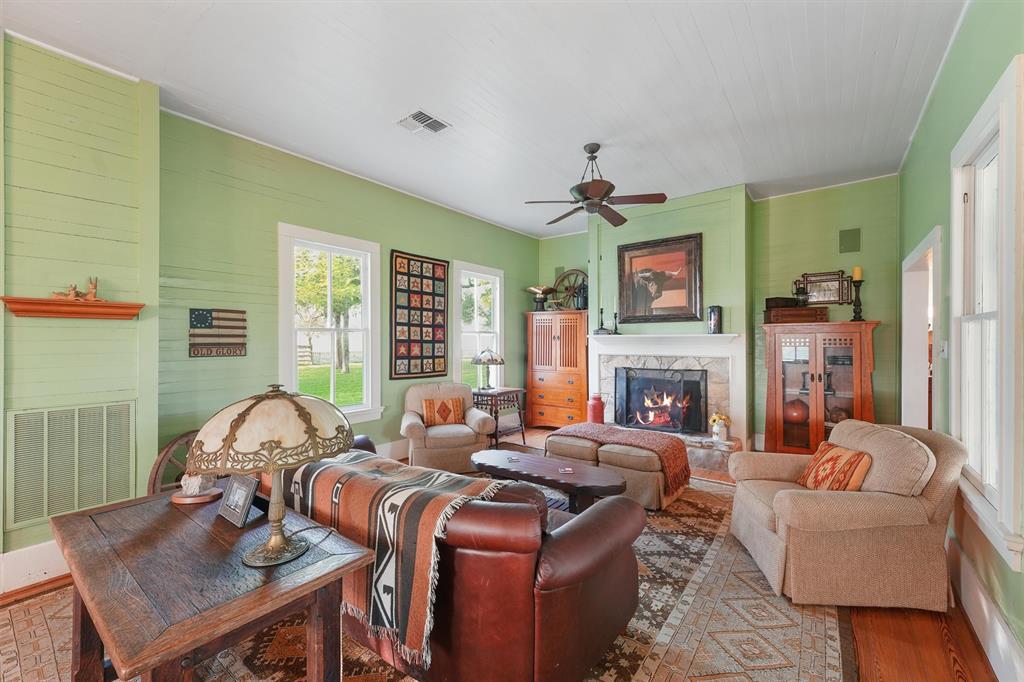9058 Sam Houston Road, Brenham, Texas image 19
