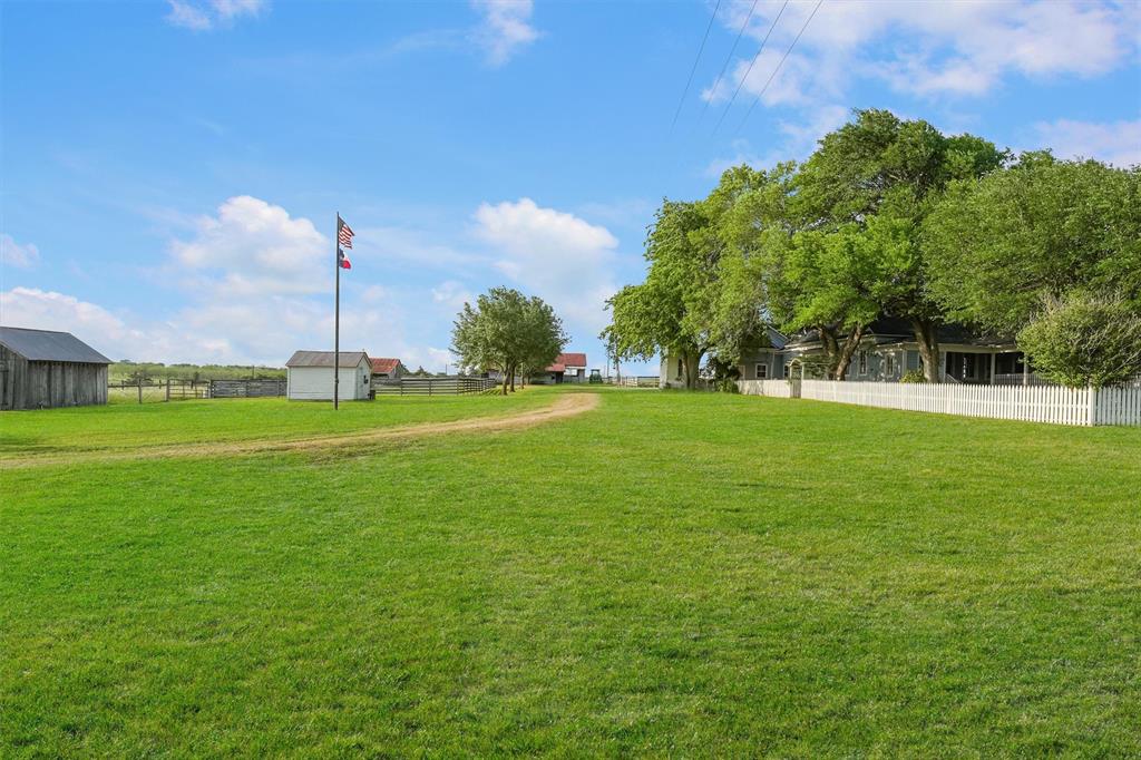 9058 Sam Houston Road, Brenham, Texas image 37