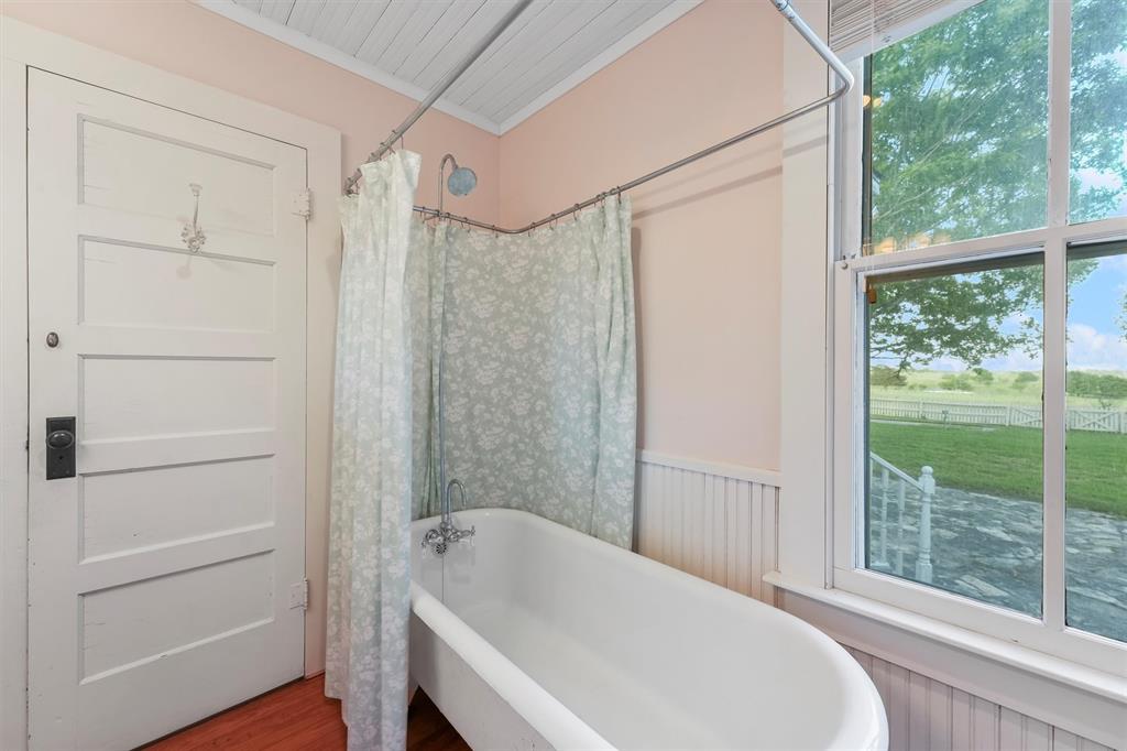 9058 Sam Houston Road, Brenham, Texas image 28