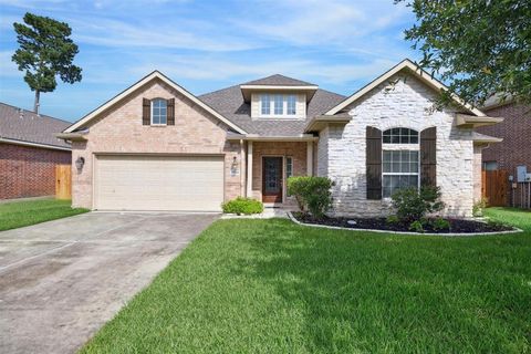 Single Family Residence in Spring TX 25218 Oak Villa Drive.jpg